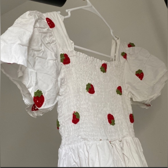 Strawberry midi smocked flutter sleeve Dress xs - Picture 5 of 14